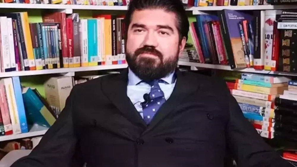Rasim Ozan Kütahyalı, Beyaz Futbol'a ara verdi