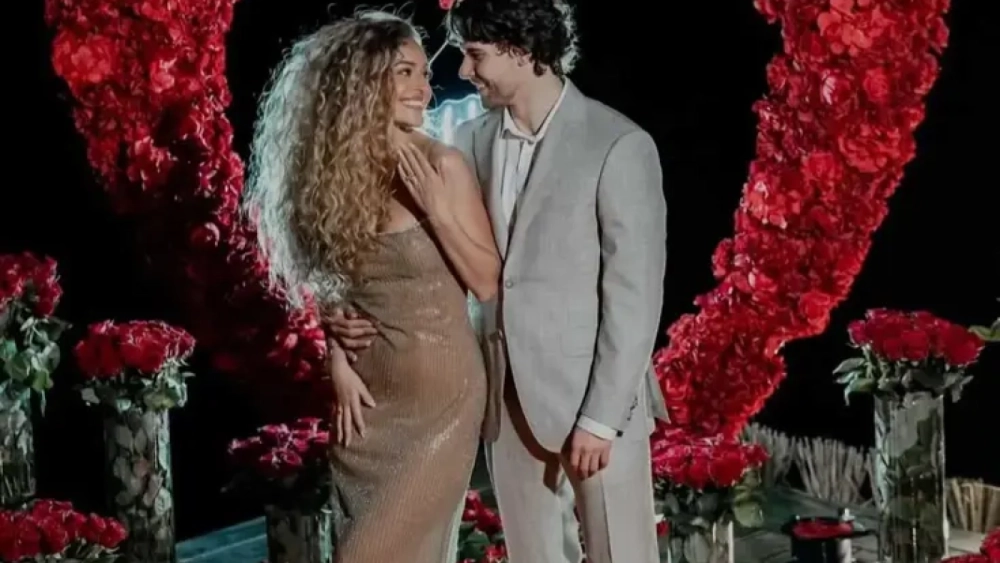 Ferdi Kadıoğlu, sevgilisi Sera Vrij'e evlilik teklifi etti