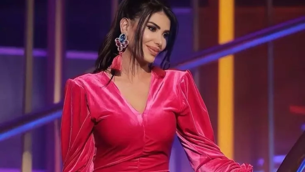 Botoks yaptıran şarkıcı Hatice'nin yüzü tanınmayacak hale geldi